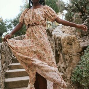 THE GREAT. The Godet Skirt in Peach Paisley Floral size 0.🌿🪷